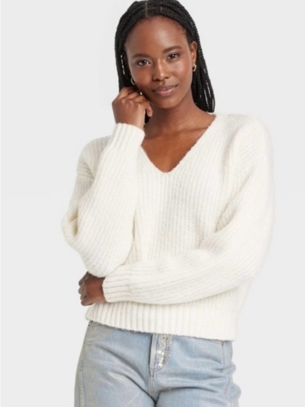 Universal Thread Cream V-Neck Sweater